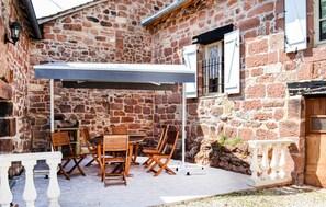 Outdoor dining - Gorgeous home in Badefols D'Ans (Badefols D'Ans)