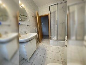 シャワー、タオル