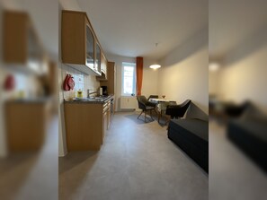 Unclassified image, 5 of 17, button