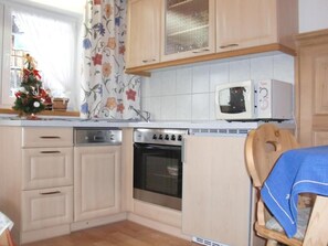 Fridge, microwave, oven, dishwasher - Ferienalm, Germany (Ruhpolding)