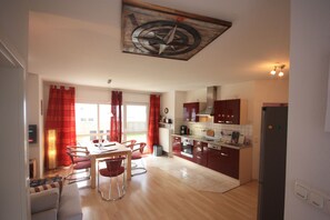 Unclassified image, 3 of 35, button