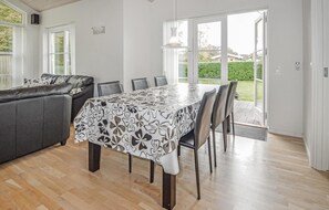 Interior - 3 bedroom cozy home in Juelsminde (Juelsminde)