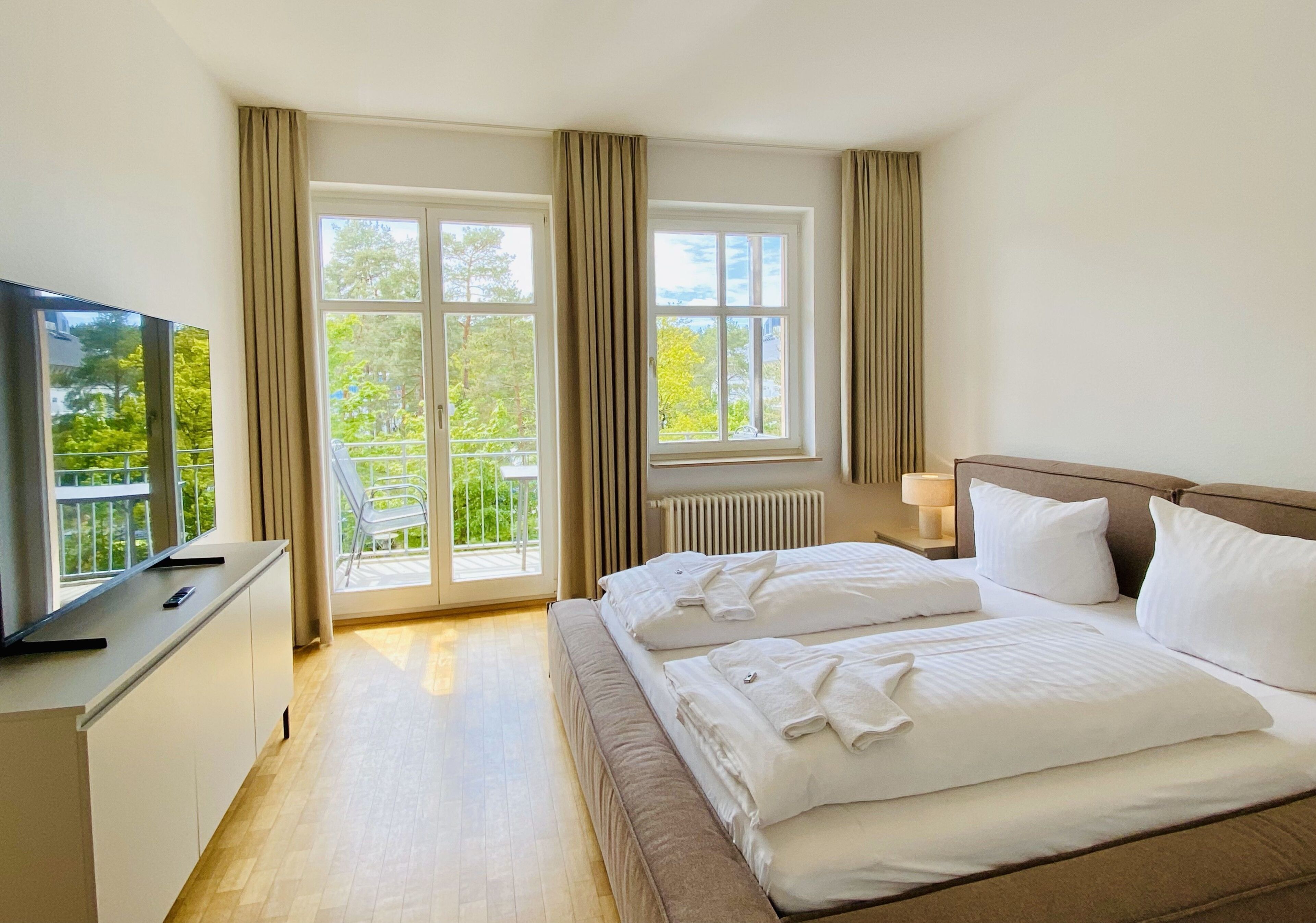 2 bedrooms, iron/ironing board, WiFi