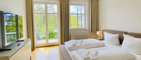 2 bedrooms, iron/ironing board, WiFi