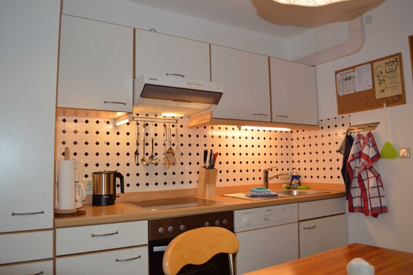 Kühlschrank, Ofen, Geschirrspüler