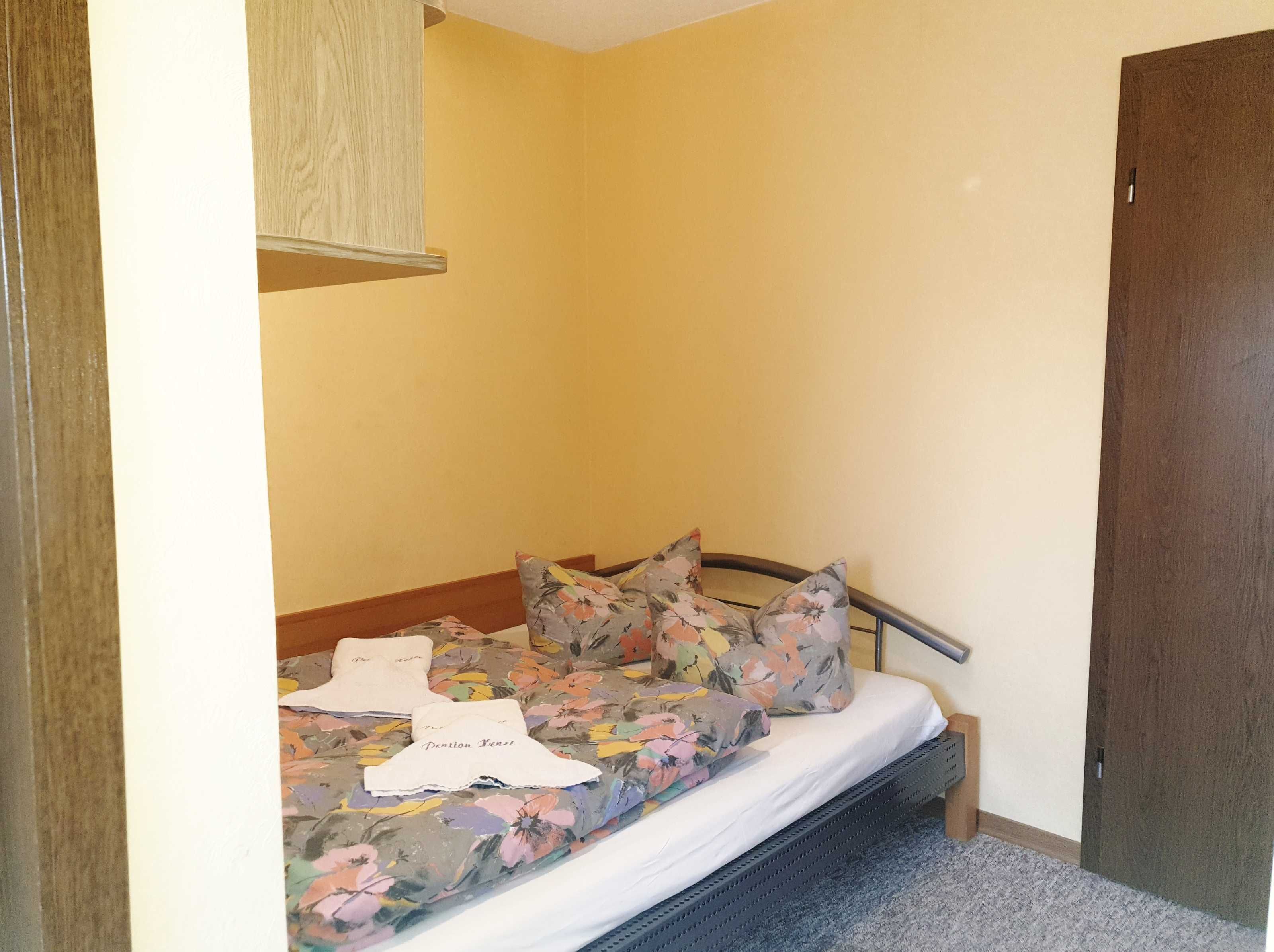 1 bedroom, desk, WiFi, bed sheets