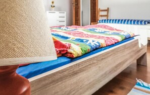 3 bedrooms, travel crib