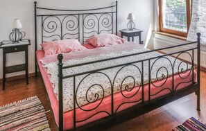 3 bedrooms, travel crib - 3 bedroom cozy home in Jedwabno (Jedwabno)