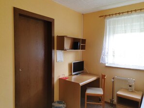 Interior - Single Room - Pension Henze (Hoyerswerda)