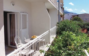Outdoor dining - Nice apartment in Makarska (Makarska)