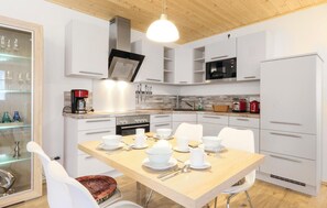 Fridge, microwave, stovetop, dishwasher - Ferienhaus 32 Altefähr (Altefähr/Rügen)