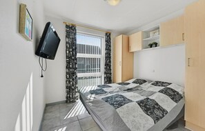 3 bedrooms, travel cot, free WiFi