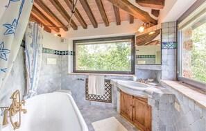 Bathtub