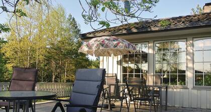 Nice home in Tvedestrand