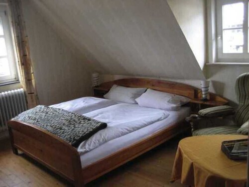 Room 8 - House by the forest