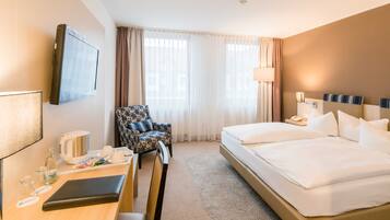 1 Schlafzimmer, Schreibtisch, Reisekinderbett, WLAN