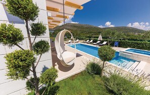 A heated pool - Stunning home in Seget Donji (Seget Donji)