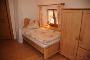 2 Schlafzimmer, Reisekinderbett, WLAN, Bettwäsche