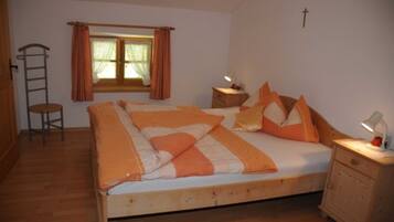 2 bedrooms, travel crib, WiFi, bed sheets