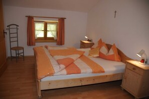 2 makuuhuonetta, vauvan matkasänky, Wi-Fi, vuodevaatteet