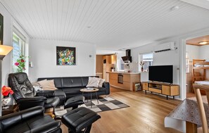 TV, fireplace, DVD player, foosball - 3 bedroom stunning home in Haderslev (Haderslev)