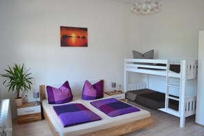 2 bedrooms, WiFi, bed sheets