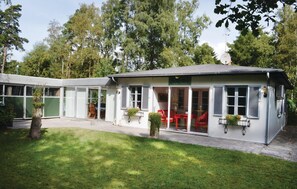Exterior - Beautiful home in Væggerløse with sauna (Væggerløse)