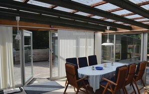 Outdoor dining - Beautiful home in Væggerløse with sauna (Væggerløse)
