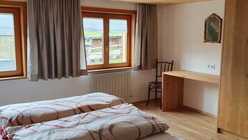 3 habitaciones, cuna de viaje, wifi y ropa de cama