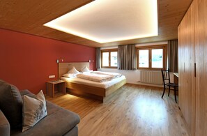 3 chambres, lit parapluie, Wi-Fi, draps fournis