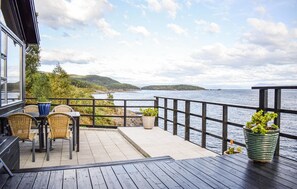 Outdoor dining - Nice home in Nedstrand with sauna (Nedstrand)