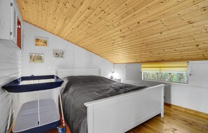 2 室のベッドルーム、旅行用ベビーベッド、WiFi (無料)