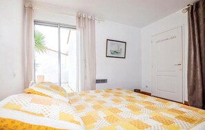 2 habitaciones, cuna de viaje, wifi gratis y ropa de cama 