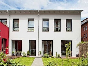 Exterior - Vacation Rental at Blumenstraße 81 - Vacation Rental at Blumenstraße 81 (right, small) (Erfurt)