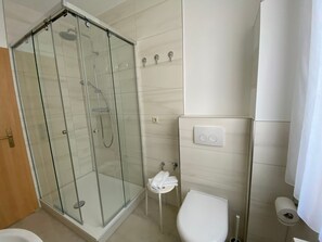 Unclassified image, 3 of 22, button