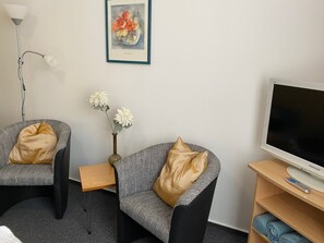 Unclassified image, 4 of 22, button