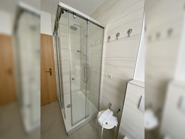 Unclassified image, 1 of 22, button