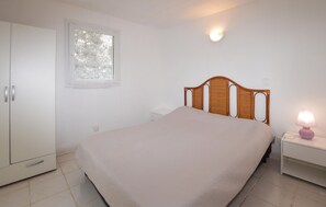 1 bedroom - 1 bedroom amazing home in Coti Chiavari (Coti Chiavari)