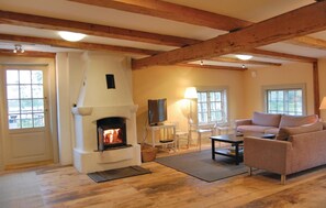 TV, fireplace, DVD player
