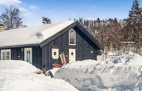 Cozy home in Gålå with kitchen