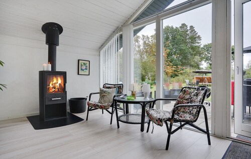 Cozy home in Glesborg with WiFi