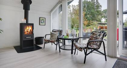 Cozy home in Glesborg with WiFi