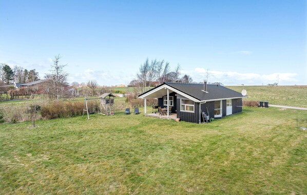 Exterior - Awesome home in Askeby with sauna (Askeby)