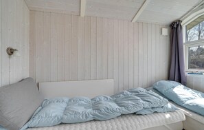 4 bedrooms, travel cot, free WiFi