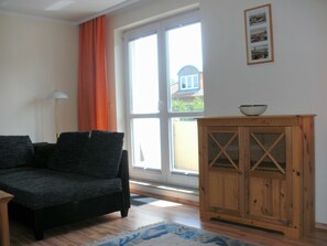 Unclassified image, 4 of 8, button