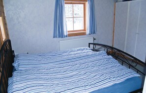3 Schlafzimmer, Reisekinderbett