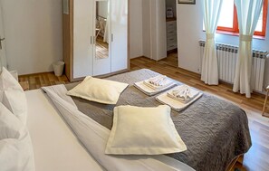 2 bedrooms, in-room safe, travel crib, free WiFi