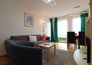 Unclassified image, 3 of 11, button