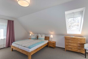 3 Schlafzimmer, Reisekinderbett, WLAN