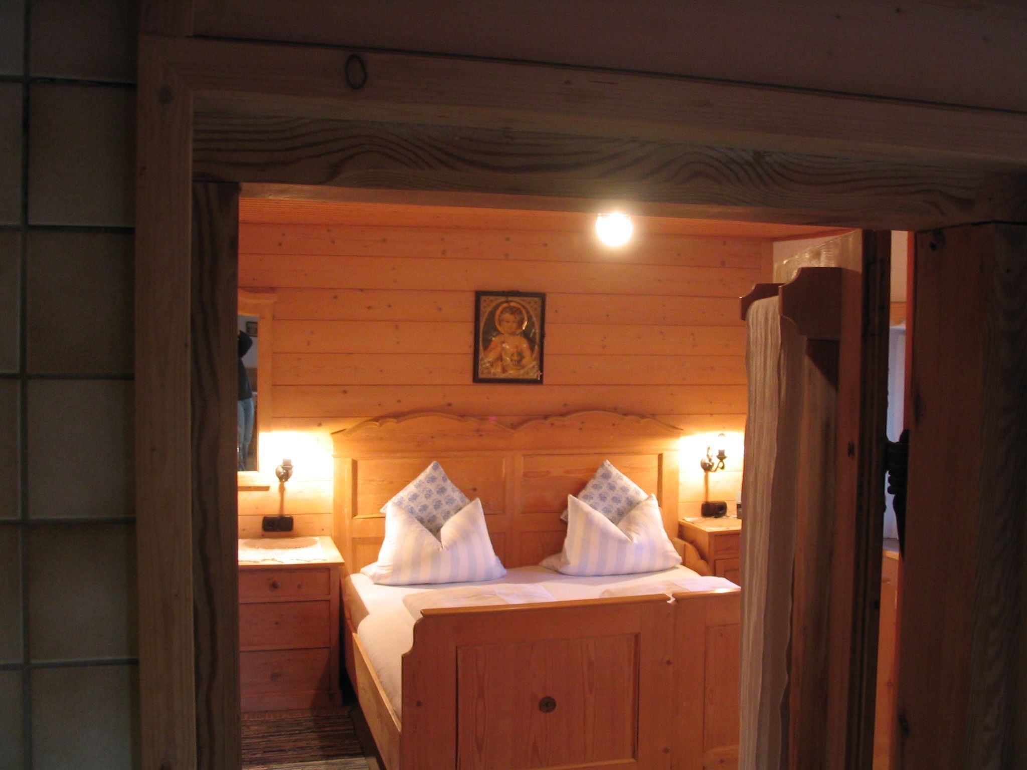 1 bedroom, travel cot, WiFi, bed sheets